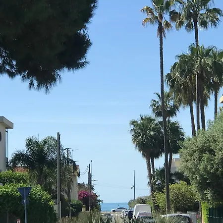 Rez De Jardin En Bord De Lejlighed *