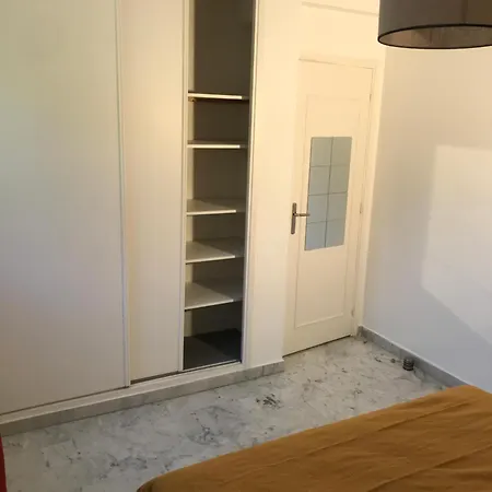 Rez De Jardin En Bord De Lejlighed *