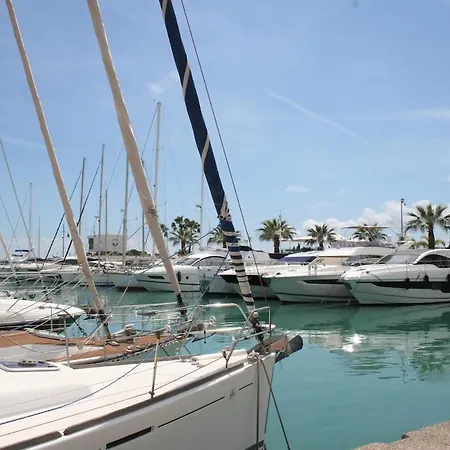 Rez De Jardin En Bord De Lejlighed