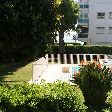 Lejlighed Rez De Jardin En Bord De