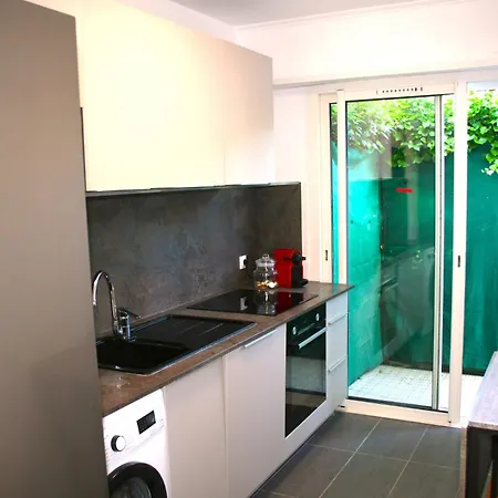 Rez De Jardin En Bord De *
