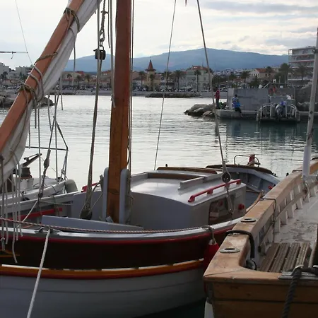 Rez De Jardin En Bord De