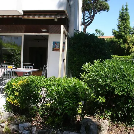 Rez De Jardin En Bord De شقة كانيو سور مير