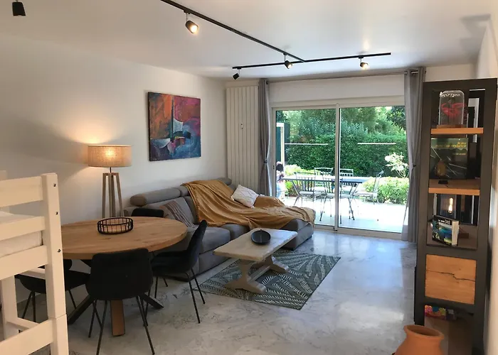 Appartement Rez De Jardin En Bord De