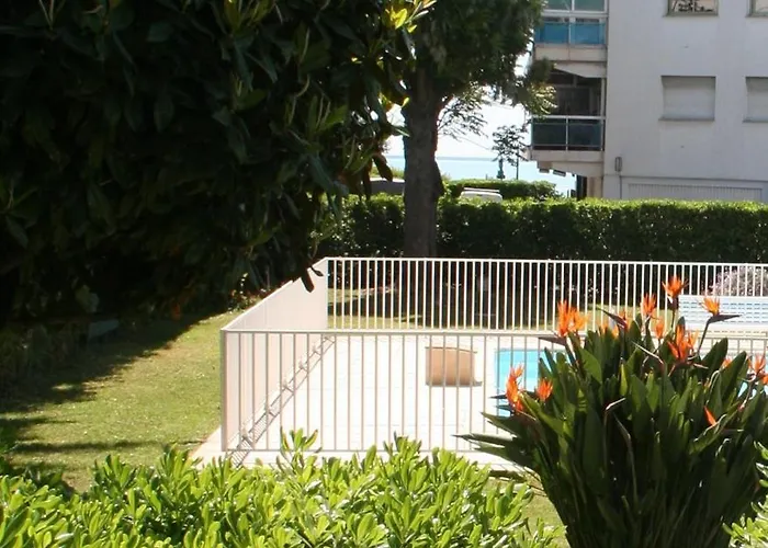Appartement Rez De Jardin En Bord De