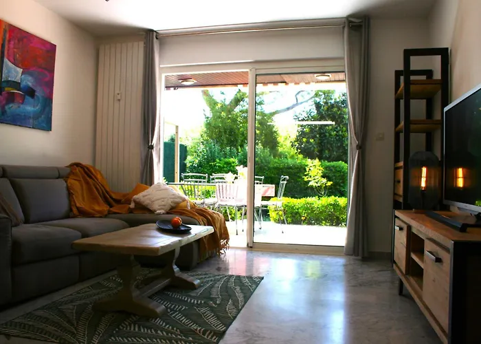 Rez De Jardin En Bord De Appartement *